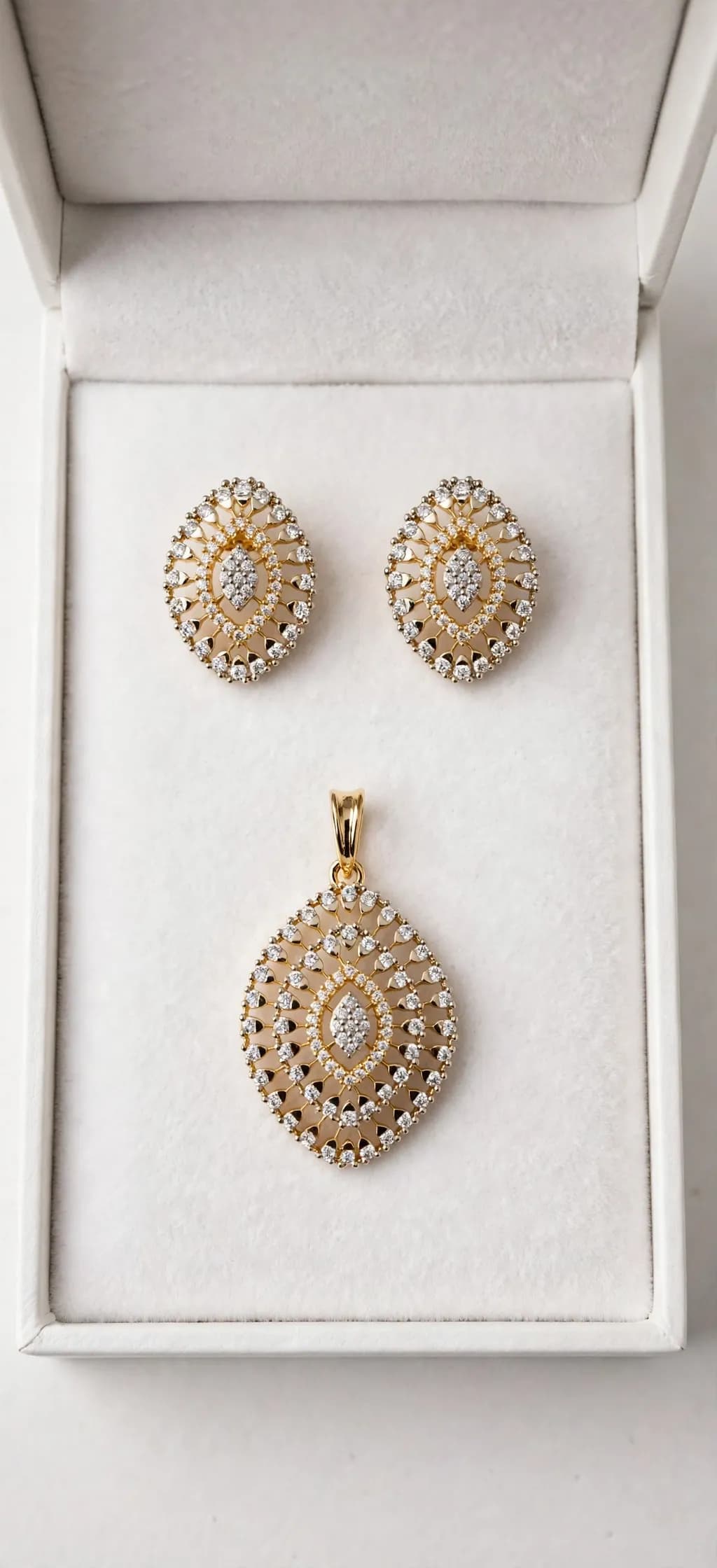 Royal Oval Aura Pendant Set