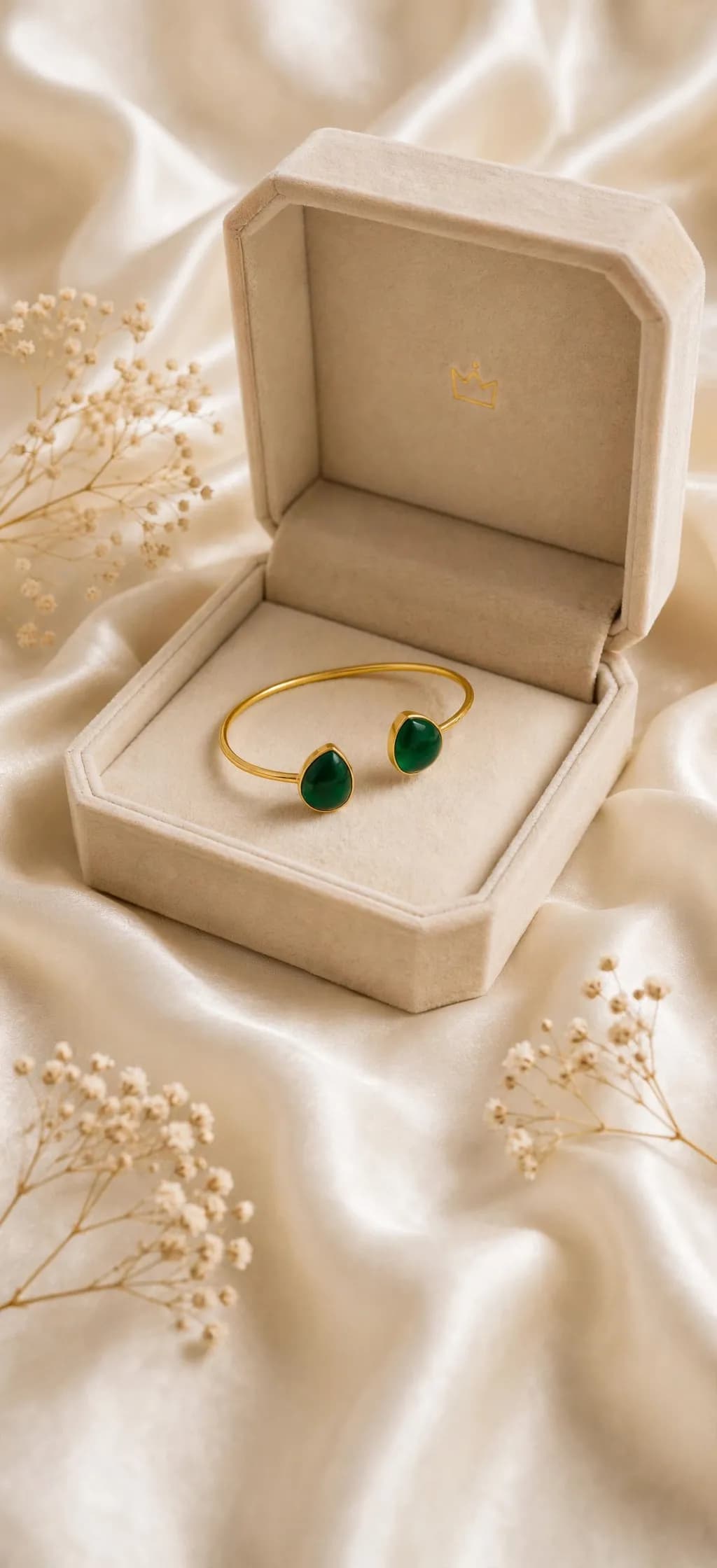 Emerald Green Teardrop Cuff