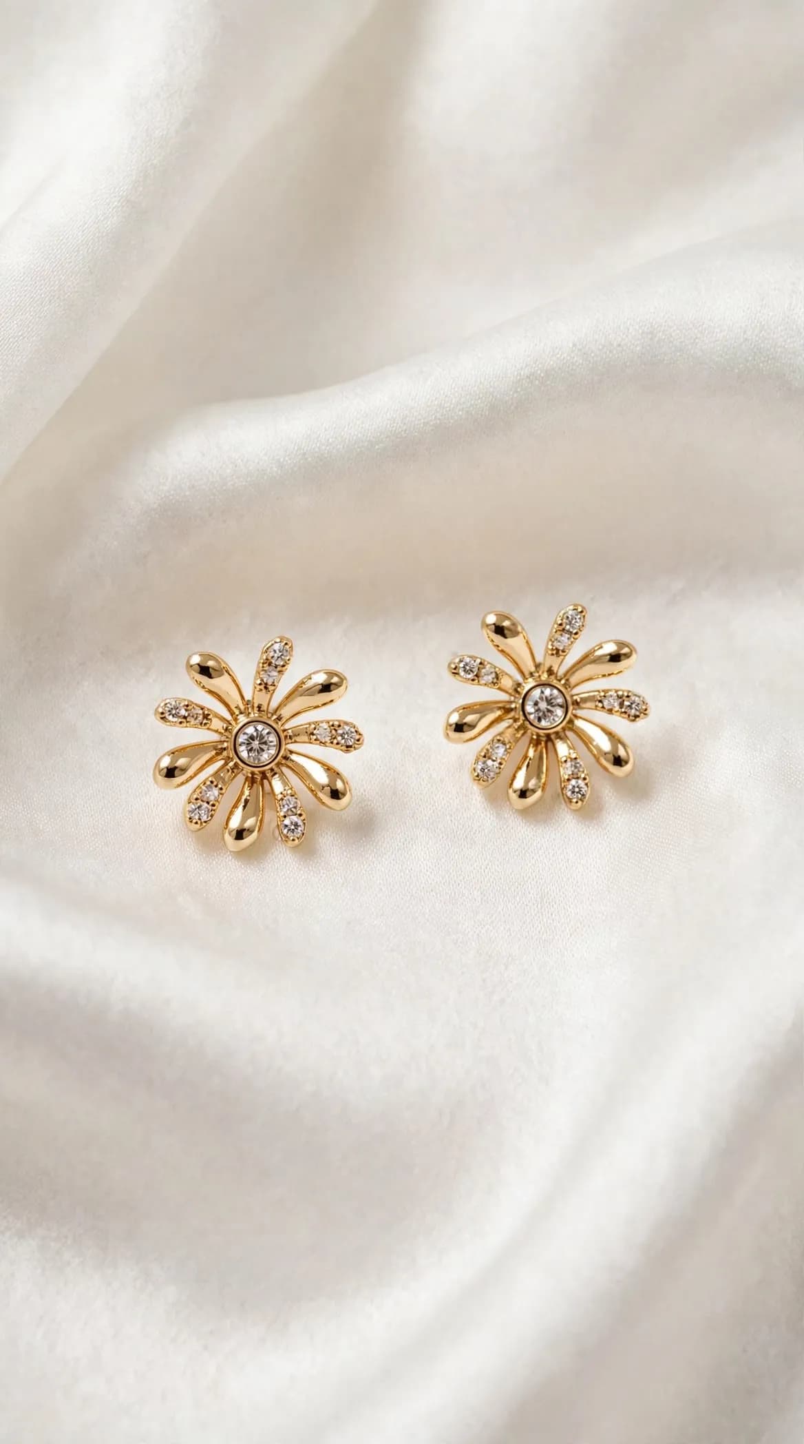 Daisy Sunburst Studs