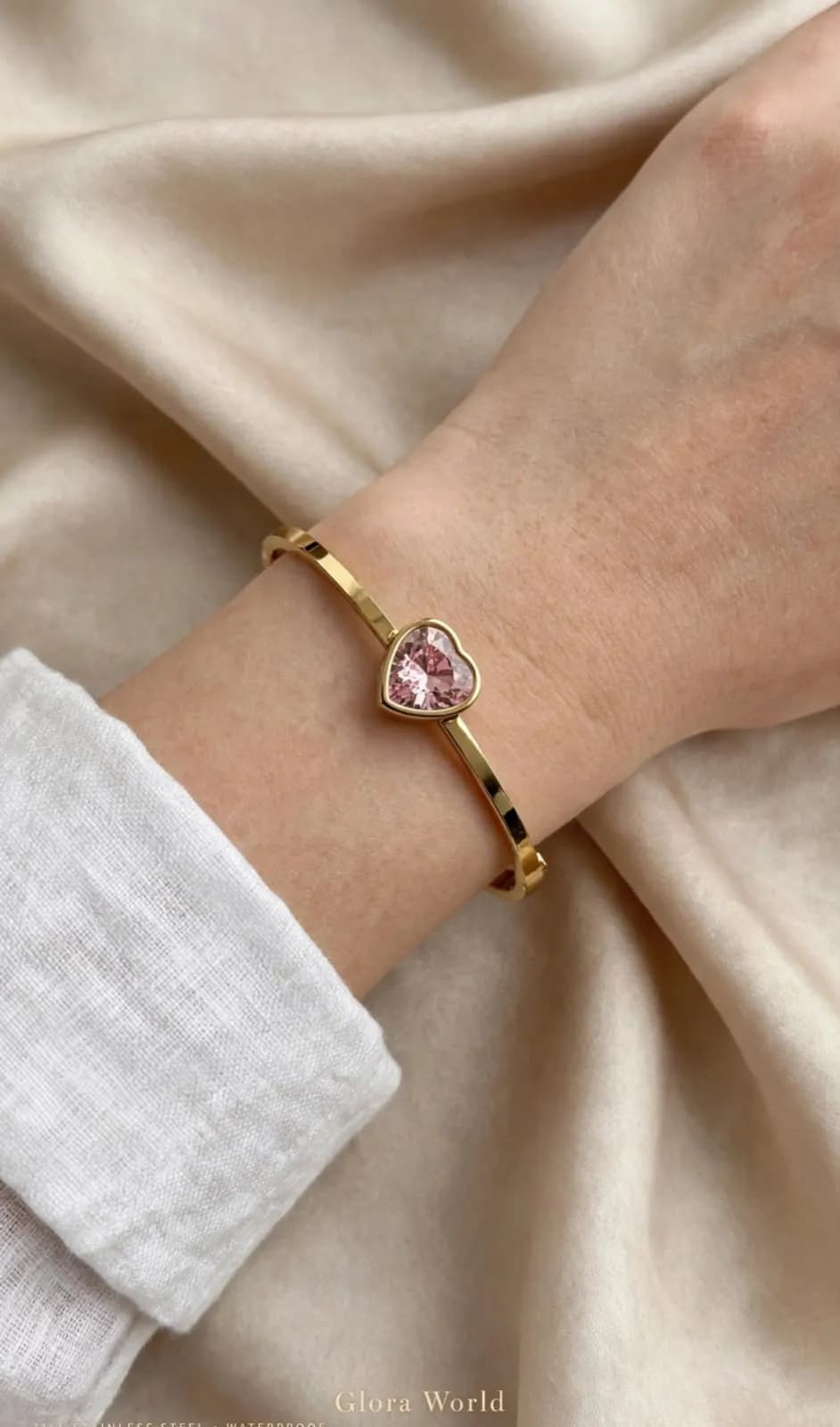 Heart bracelet bangle